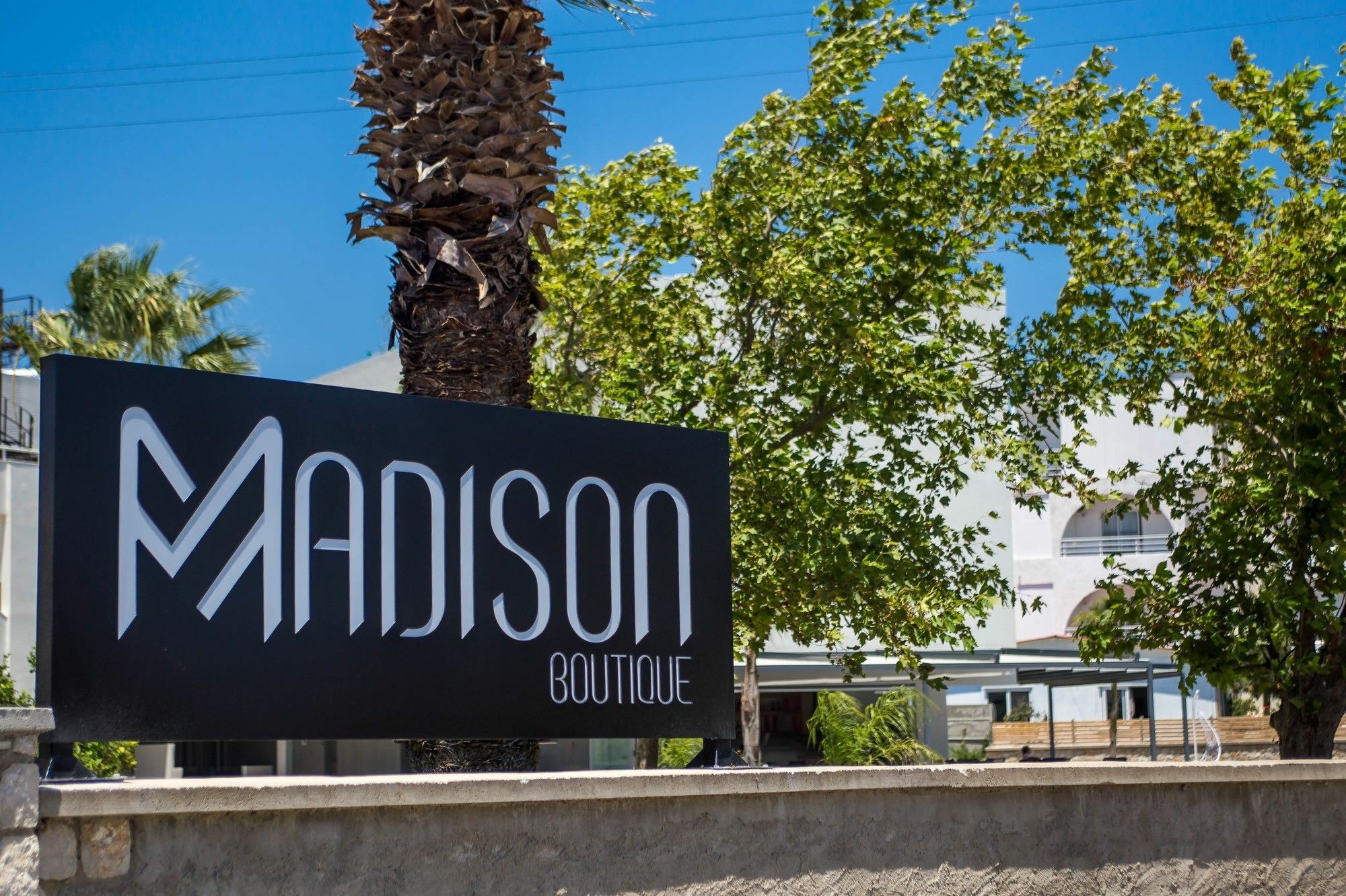 Madison Boutique, ファリラキ エクステリア 写真